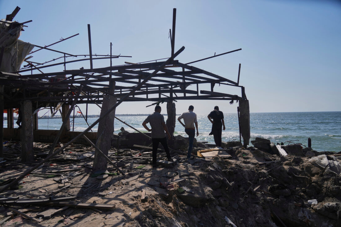 74 killed in Gaza as Israeli forces strike a cafe and fire on people ...